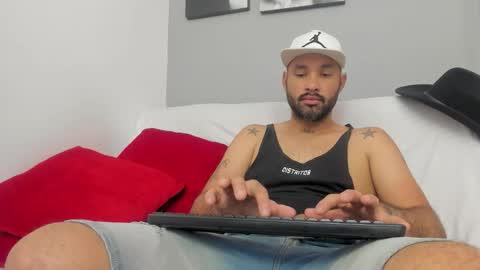 zane_cross online show from October 2, 12:04 pm