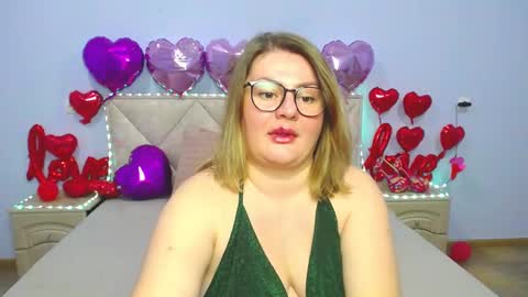 zannadreil online show from February 27, 1:52 am