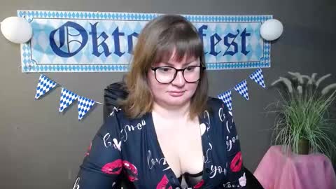 zannadreil online show from October 10, 7:19 pm