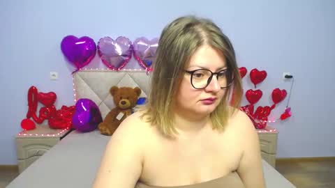 zannadreil online show from March 3, 6:56 pm