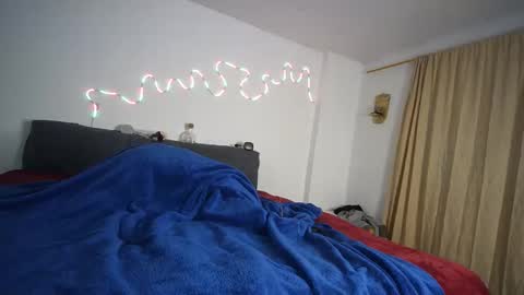Snapshot of zanty2308 chatting on December 24, 10:39 pm Tiiago Mallz online show from December 24, 10:39 pm