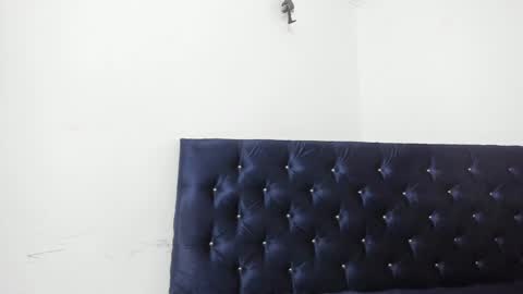 zanxley_ online show from February 10, 11:34 pm