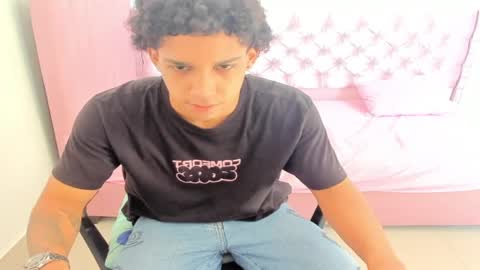 zanxley_ online show from January 28, 3:57 pm