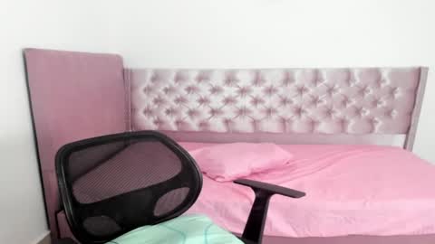 zanxley_ online show from January 19, 10:28 pm