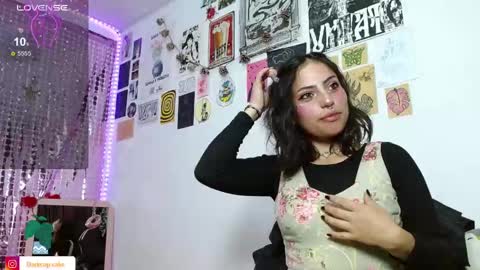 Zara Flores online show from February 6, 9:49 pm