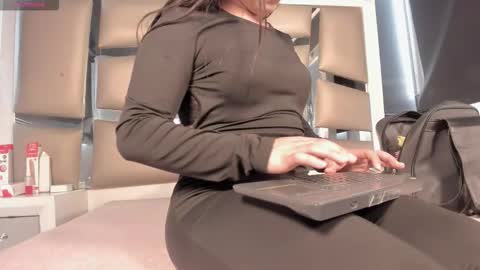 Snapshot of zara_h chatting on October 27, 12:16 pm zara_h online show from October 27, 12:16 pm