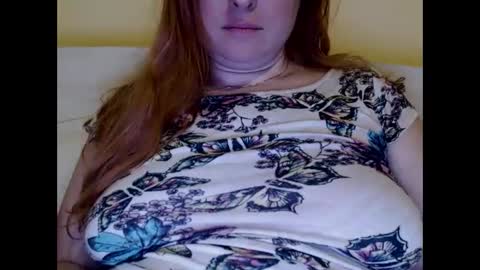 Snapshot of zara_red chatting on January 27, 8:07 am Kate. if im not here im here foxy red333 online show from January 27, 8:07 am