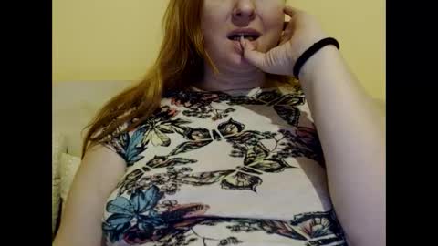 Snapshot of zara_red chatting on January 27, 5:03 am Kate. if im not here im here foxy red333 online show from January 27, 5:03 am