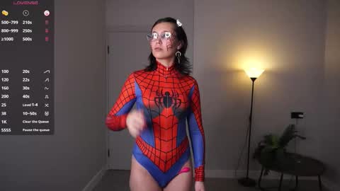 Criss  online show from February 5, 7:39 pm