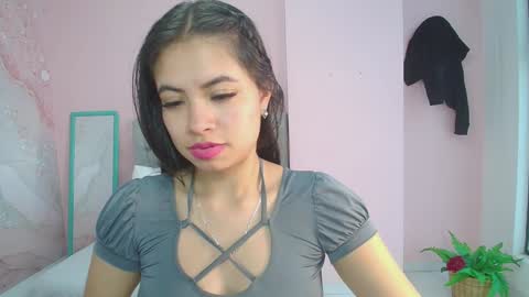 Snapshot of zarah_torres chatting on January 10, 8:59 pm Zarah online show from January 10, 8:59 pm