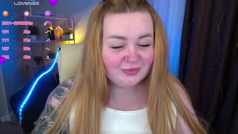 Snapshot of zarareign_ chatting on March 9, 9:03 pm Lola online show from March 9, 9:03 pm