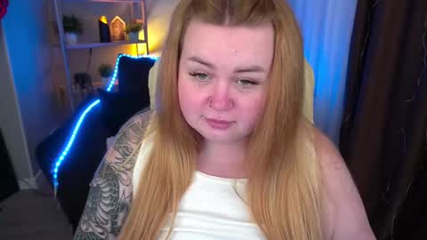 Snapshot of zarareign_ chatting on March 10, 12:07 am Lola online show from March 10, 12:07 am