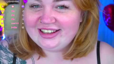 Snapshot of zarareign_ chatting on February 18, 3:21 am Lola online show from February 18, 3:21 am