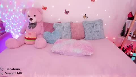 Snapshot of zaratorres_ chatting on February 17, 3:00 pm Zara online show from February 17, 3:00 pm