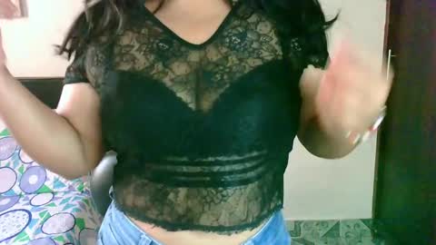 Snapshot of zaray_45bella chatting on September 9, 9:48 pm zaray online show from September 9, 9:48 pm