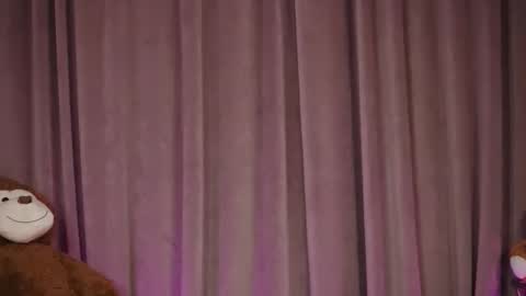 zariaavera online show from March 15, 9:51 pm