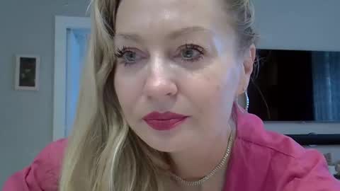 Zarina Swift online show from October 10, 4:29 am