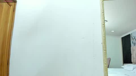 Zarina Waynne online show from May 1, 10:42 am