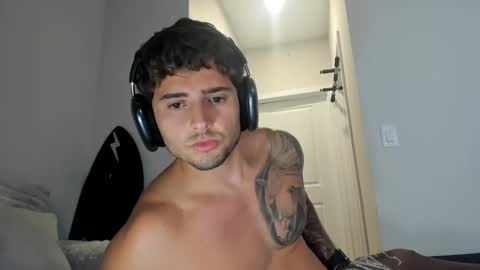 Snapshot of zaylanez chatting on October 12, 5:33 am Zay lanez online show from October 12, 5:33 am