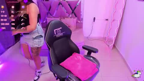 zayra_tay online show from March 3, 11:50 am