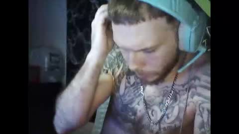 zdaddy9827 online show from February 19, 1:08 am