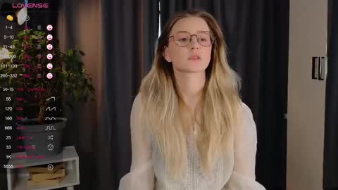 Avi online show from September 15, 3:24 pm