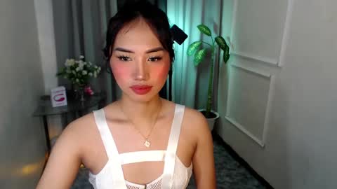 zelainalovetocum online show from February 26, 3:10 pm