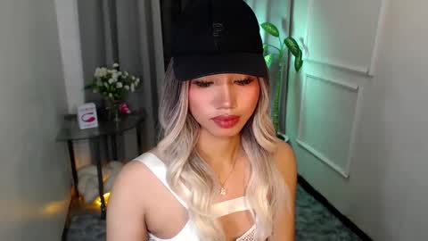 zelainalovetocum online show from February 26, 9:20 pm