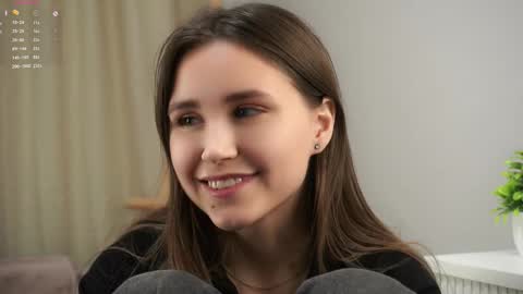 Emilia online show from October 12, 1:20 am