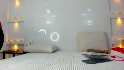 Zenda Evans online show from November 24, 3:38 am