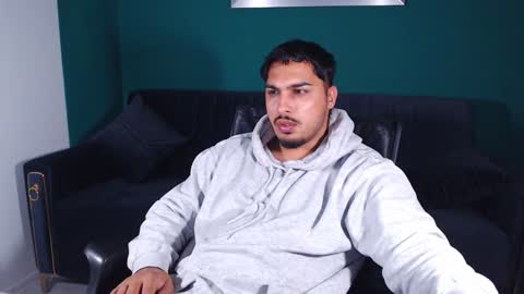 Snapshot of zenobaro chatting on January 19, 4:04 pm zenobaro online show from January 19, 4:04 pm