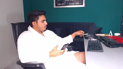 Snapshot of zenobaro chatting on February 5, 11:23 am zenobaro online show from February 5, 11:23 am