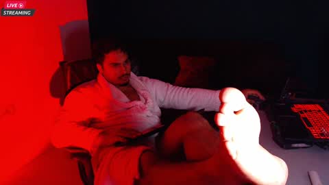 Snapshot of zenobaro chatting on February 6, 10:32 pm zenobaro online show from February 6, 10:32 pm