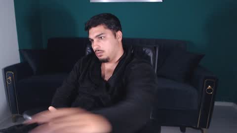 Snapshot of zenobaro chatting on February 3, 2:34 pm zenobaro online show from February 3, 2:34 pm