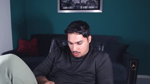 Snapshot of zenobaro chatting on February 4, 10:54 am zenobaro online show from February 4, 10:54 am