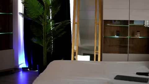 ZenyaNoir online show from April 12, 9:13 am