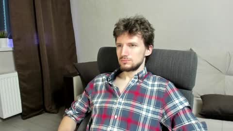 Snapshot of zepanl chatting on January 24, 8:13 am Andrew online show from January 24, 8:13 am