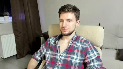 Snapshot of zepanl chatting on March 1, 10:53 pm Andrew online show from March 1, 10:53 pm