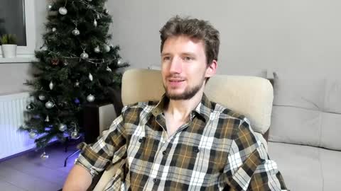 Snapshot of zepanl chatting on December 20, 9:28 pm Andrew online show from December 20, 9:28 pm