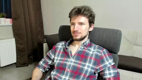 Snapshot of zepanl chatting on January 12, 7:21 am Andrew online show from January 12, 7:21 am