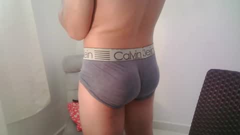 zeus_183 online show from July 28, 1:54 pm