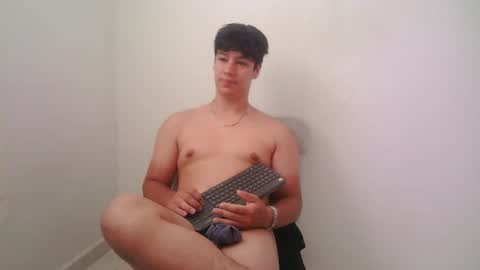 zeus_183 online show from July 19, 2:41 pm