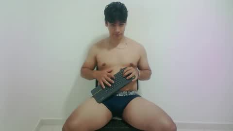 zeus_183 online show from March 19, 1:11 am