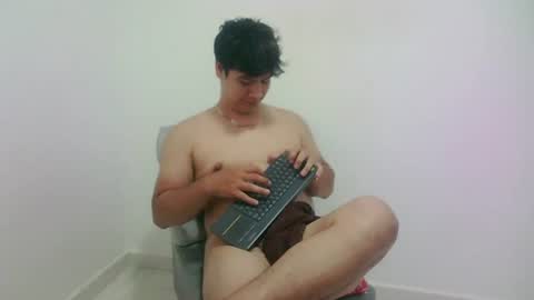 zeus_183 online show from July 20, 10:22 pm