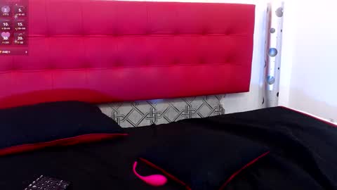 Snapshot of zhamira_21 chatting on February 6, 10:53 pm ZHAMIRA ANDRES online show from February 6, 10:53 pm