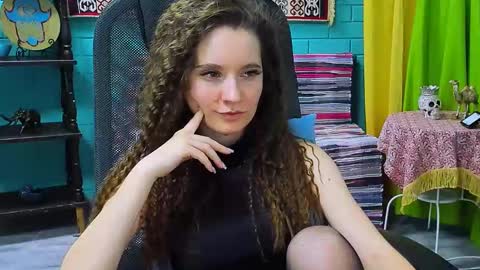 zianichols online show from February 18, 1:55 pm