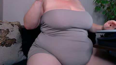 zinacorleone online show from October 17, 8:02 pm