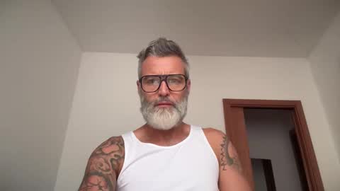 zkopa69 online show from October 18, 7:45 am