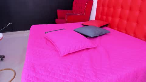 zoe__smiith online show from February 27, 7:01 am