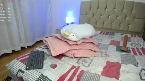 ZOEE online show from December 24, 11:33 pm